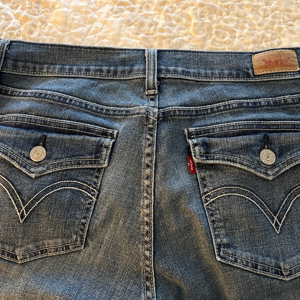 Levi's 'Too Super low' 524 jeans - size 11 M